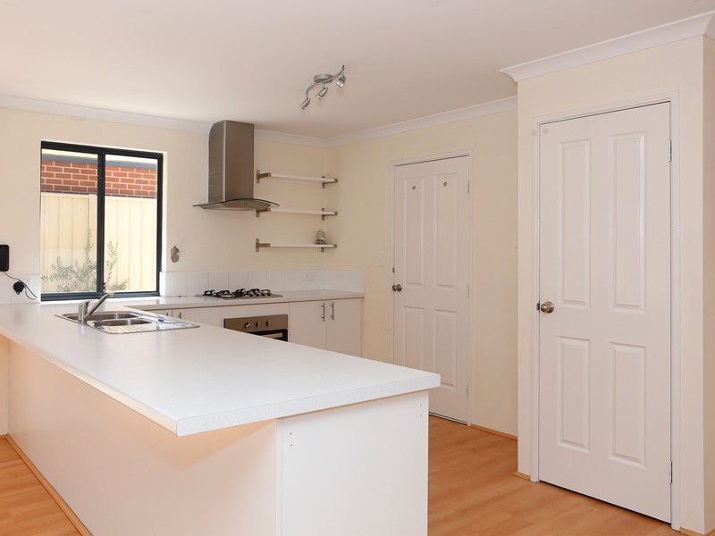 10 Cyandra Loop, Banksia Grove WA 6031