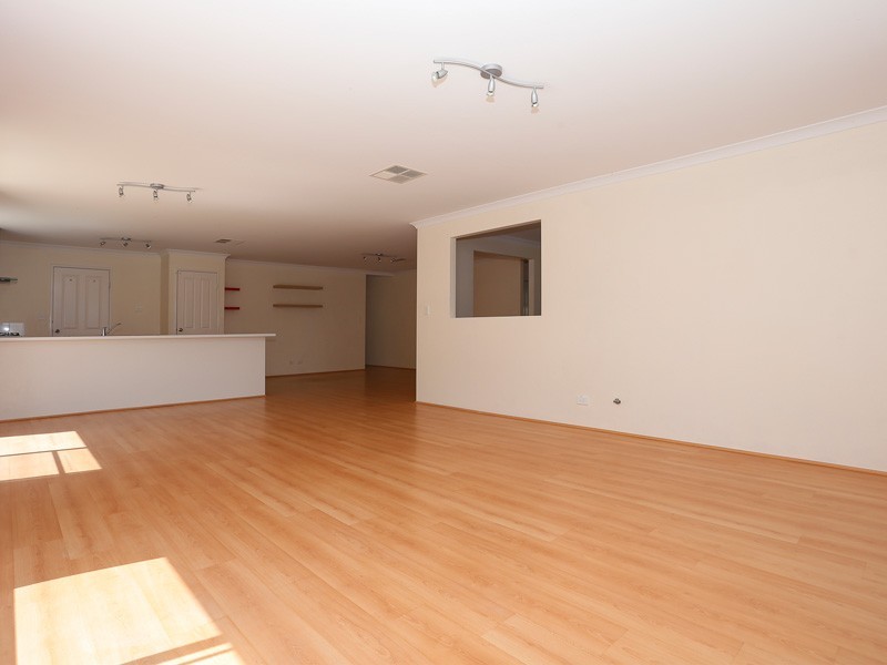 10 Cyandra Loop, Banksia Grove WA 6031