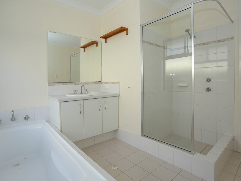 10 Cyandra Loop, Banksia Grove WA 6031