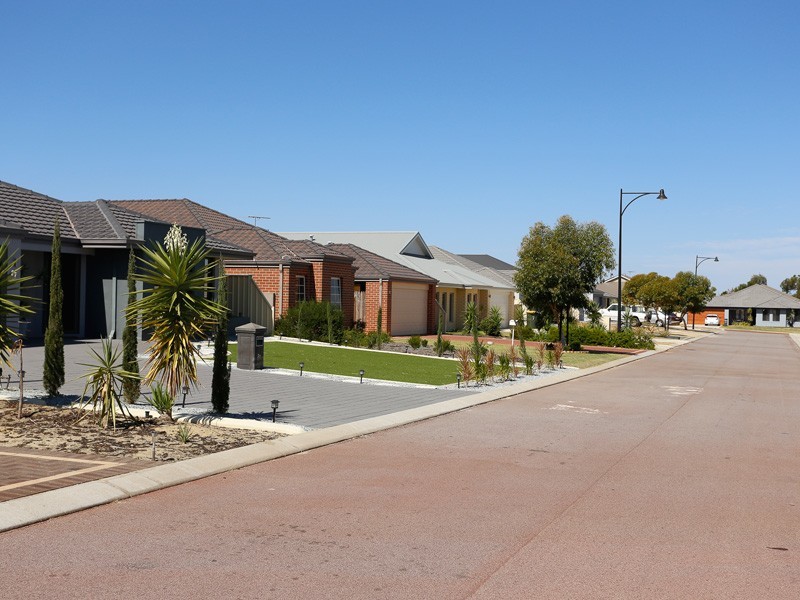 10 Cyandra Loop, Banksia Grove WA 6031