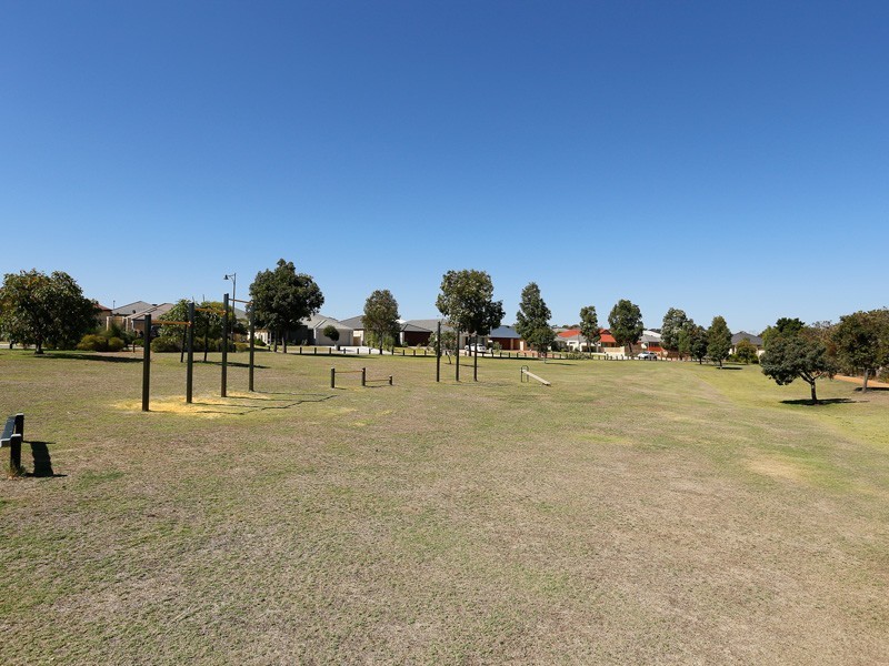 10 Cyandra Loop, Banksia Grove WA 6031