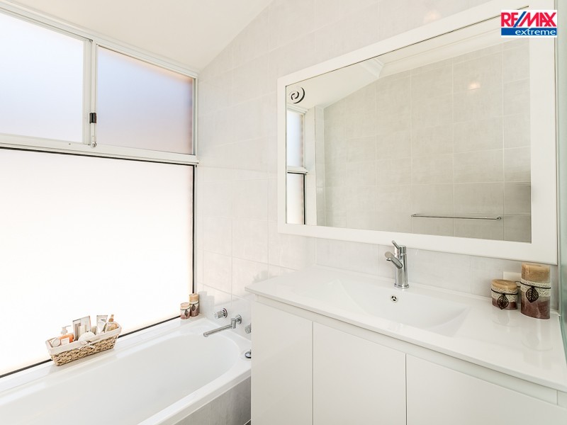 5 Mitra Court, Mullaloo WA 6027