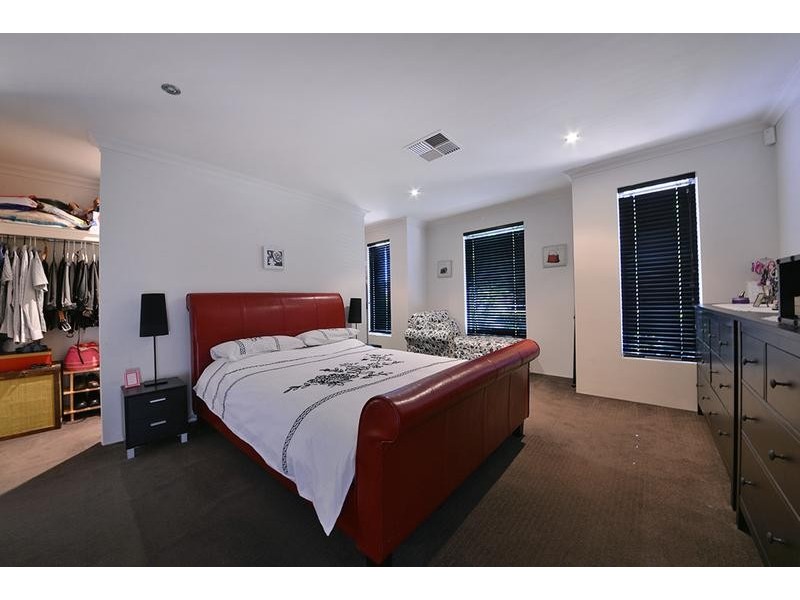 20 Grallina Way, Tapping WA 6065