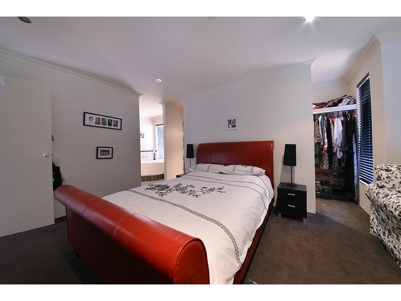 20 Grallina Way, Tapping WA 6065