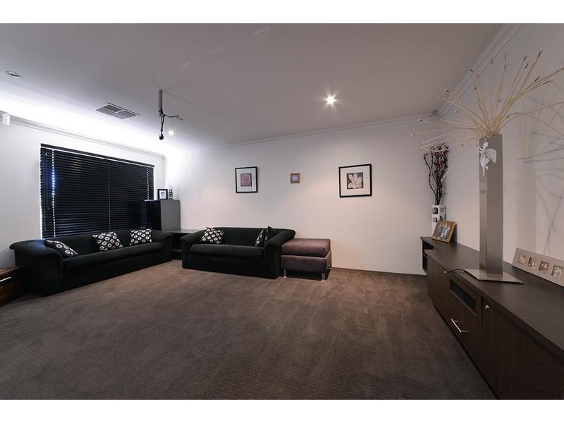 20 Grallina Way, Tapping WA 6065