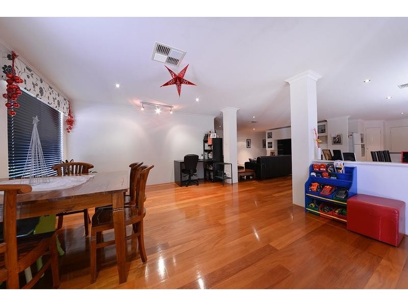 20 Grallina Way, Tapping WA 6065