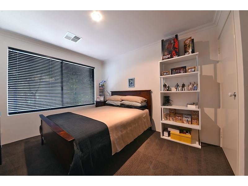 20 Grallina Way, Tapping WA 6065