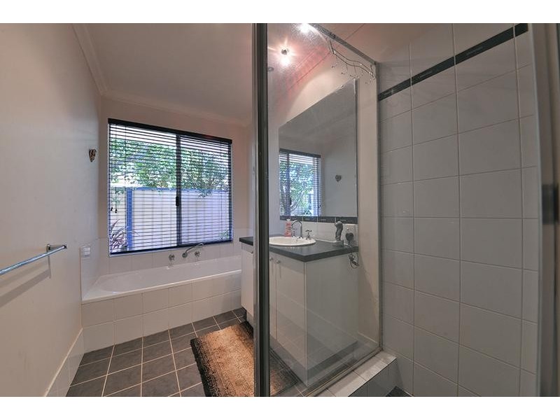 20 Grallina Way, Tapping WA 6065