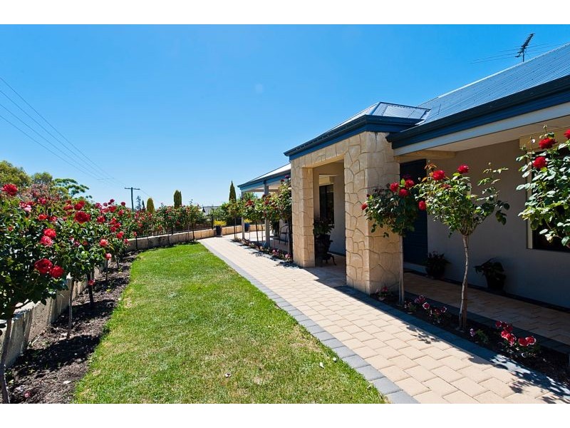 6 Kent Road, Marangaroo WA 6064