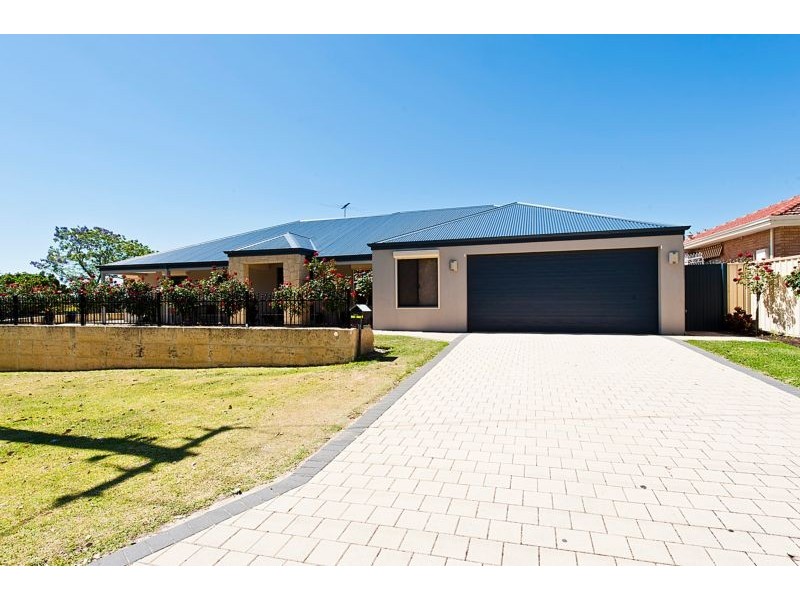 6 Kent Road, Marangaroo WA 6064
