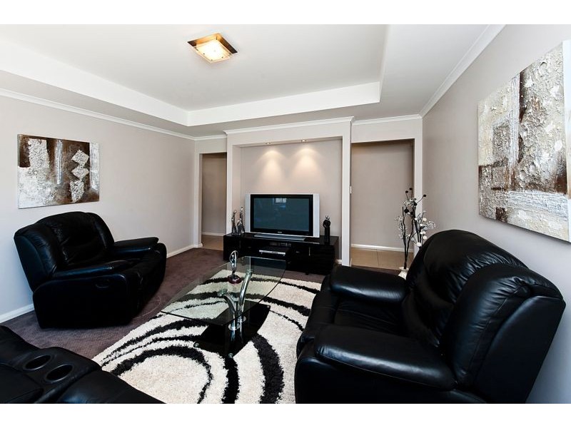 6 Kent Road, Marangaroo WA 6064