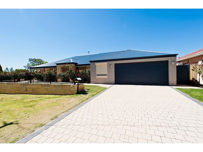 6 Kent Road, Marangaroo WA 6064