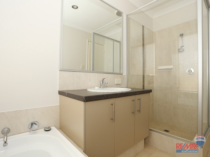 21 Bonvin Gardens, Tapping WA 6065