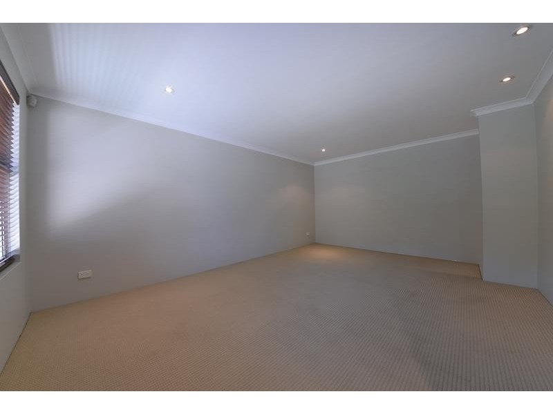 156 St Stephens Crescent, Tapping WA 6065