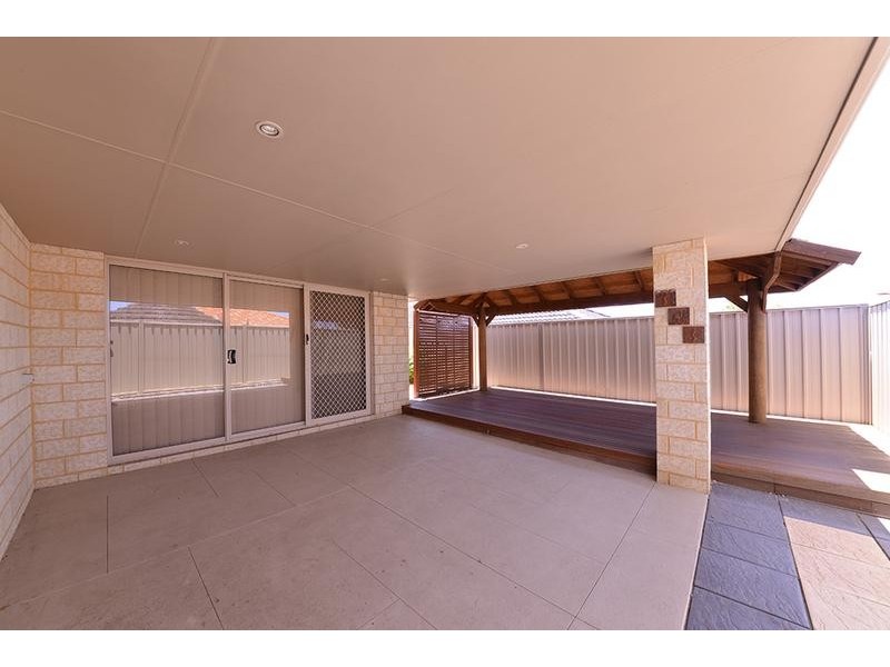 156 St Stephens Crescent, Tapping WA 6065