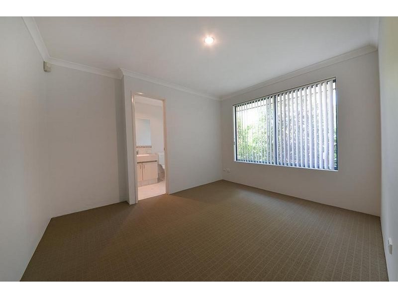 12 Mangrove Circuit, Banksia Grove WA 6031