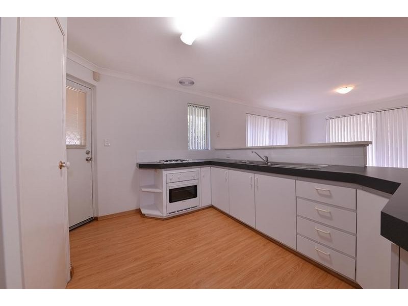 12 Mangrove Circuit, Banksia Grove WA 6031