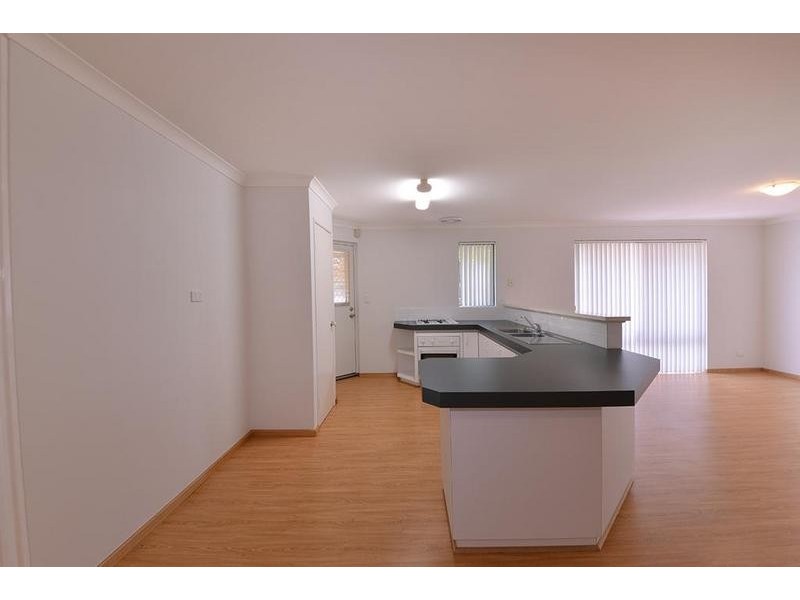 12 Mangrove Circuit, Banksia Grove WA 6031