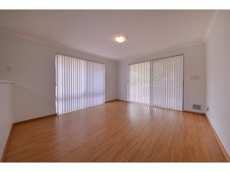 12 Mangrove Circuit, Banksia Grove WA 6031