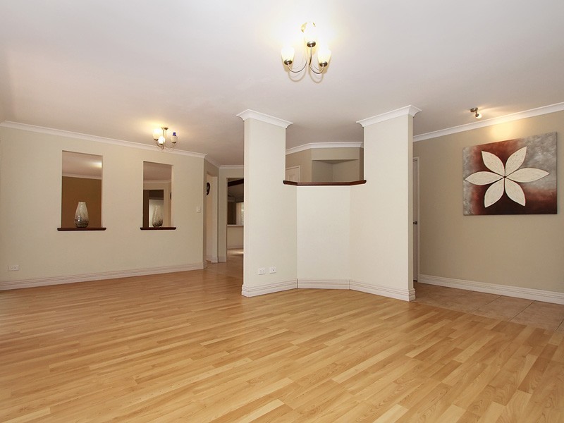 15 Savona Grove, Mindarie WA 6030