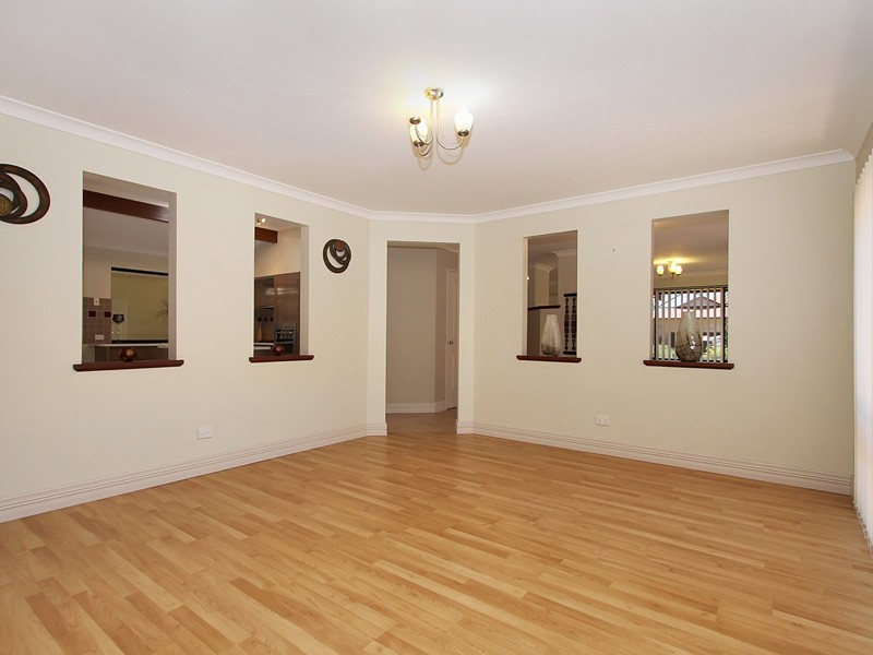 15 Savona Grove, Mindarie WA 6030