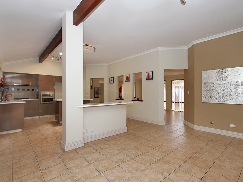 15 Savona Grove, Mindarie WA 6030