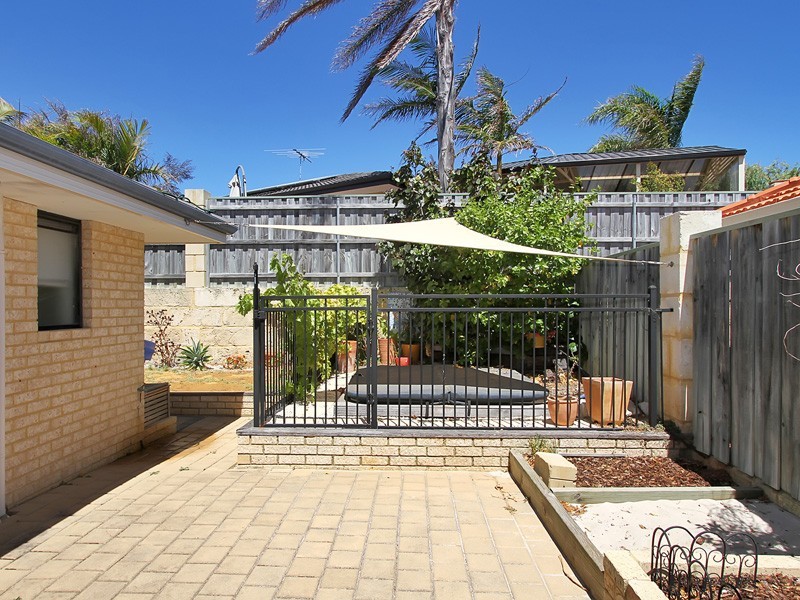 15 Savona Grove, Mindarie WA 6030