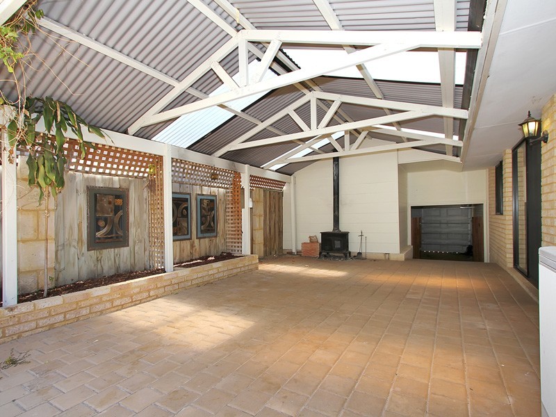 15 Savona Grove, Mindarie WA 6030