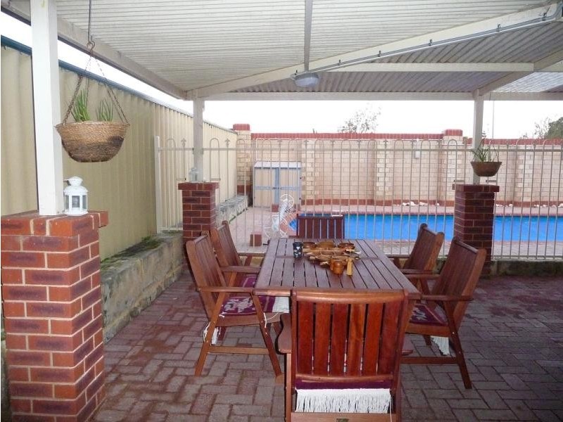 24 Bainbridge Mews, Currambine WA 6028