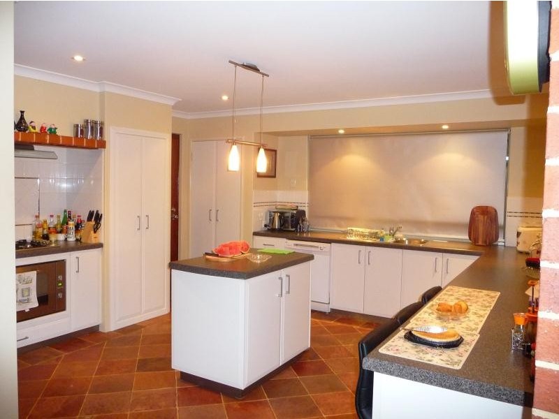 24 Bainbridge Mews, Currambine WA 6028