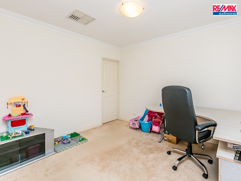 4/13 Santarosa Way, Stirling WA 6021