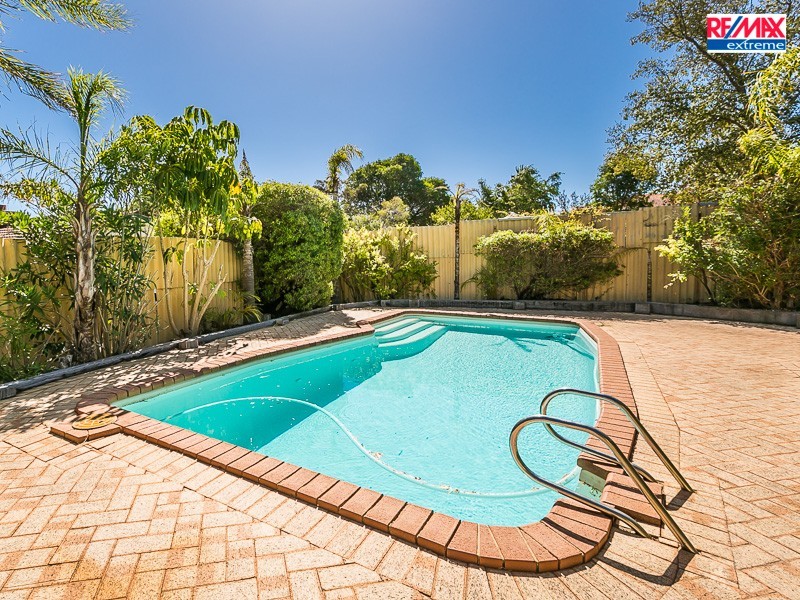 1 Ramose Close, Heathridge WA 6027