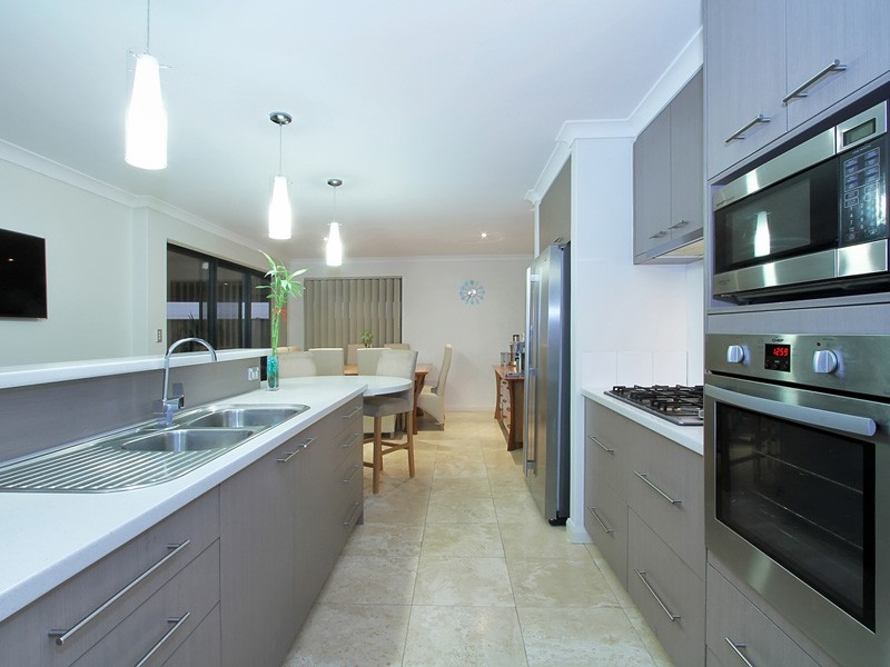 43 Abbey Green Road, Banksia Grove WA 6031