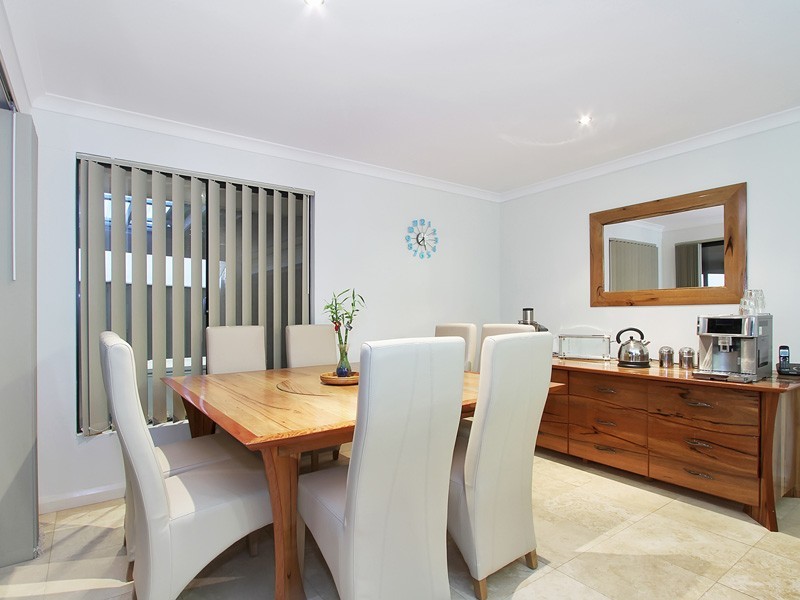 43 Abbey Green Road, Banksia Grove WA 6031