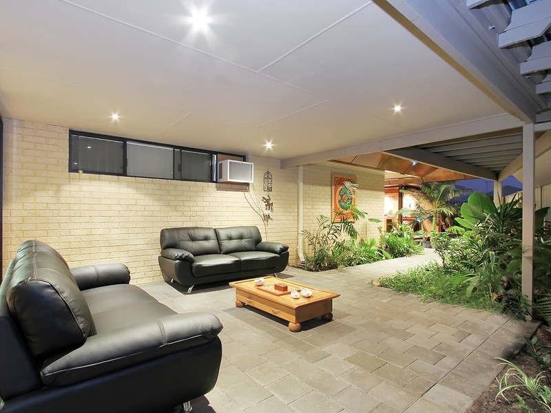 43 Abbey Green Road, Banksia Grove WA 6031