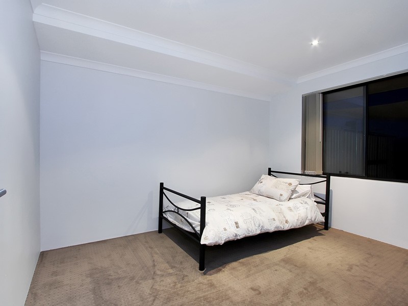 43 Abbey Green Road, Banksia Grove WA 6031