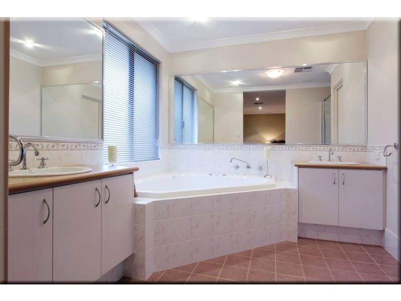 22 Ridgewood Boulevard, Ridgewood WA 6030