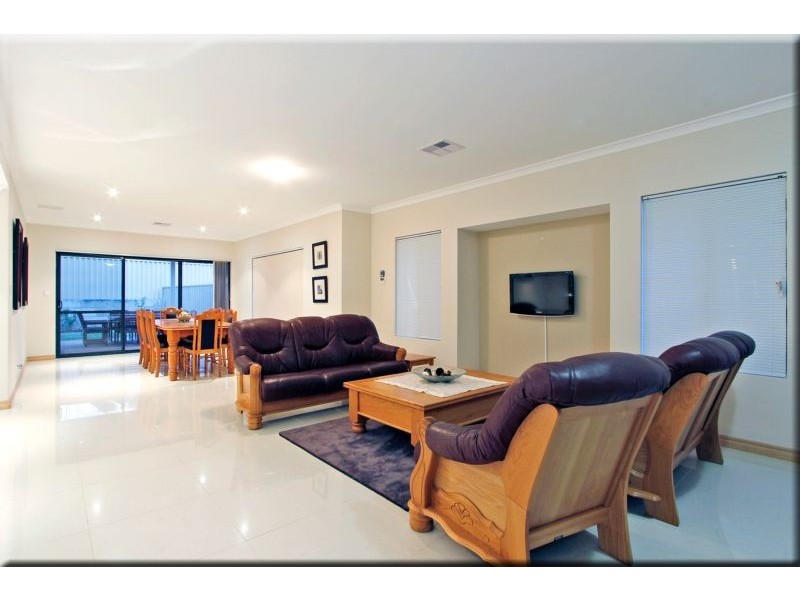 22 Ridgewood Boulevard, Ridgewood WA 6030