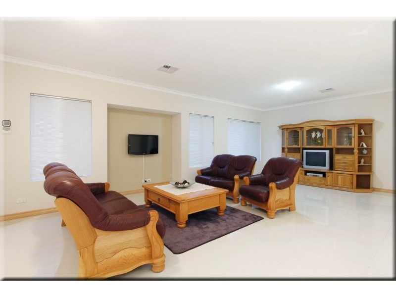 22 Ridgewood Boulevard, Ridgewood WA 6030