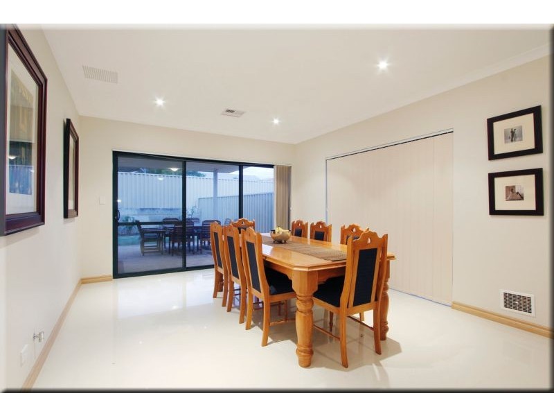 22 Ridgewood Boulevard, Ridgewood WA 6030