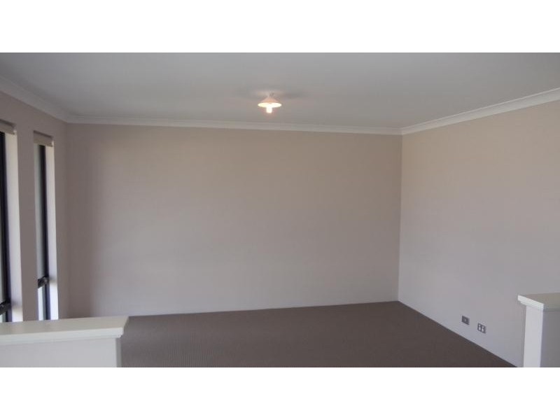 3 Featherleaf Elbow, Banksia Grove WA 6031