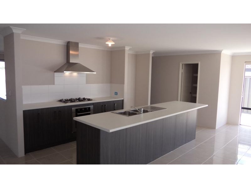 3 Featherleaf Elbow, Banksia Grove WA 6031