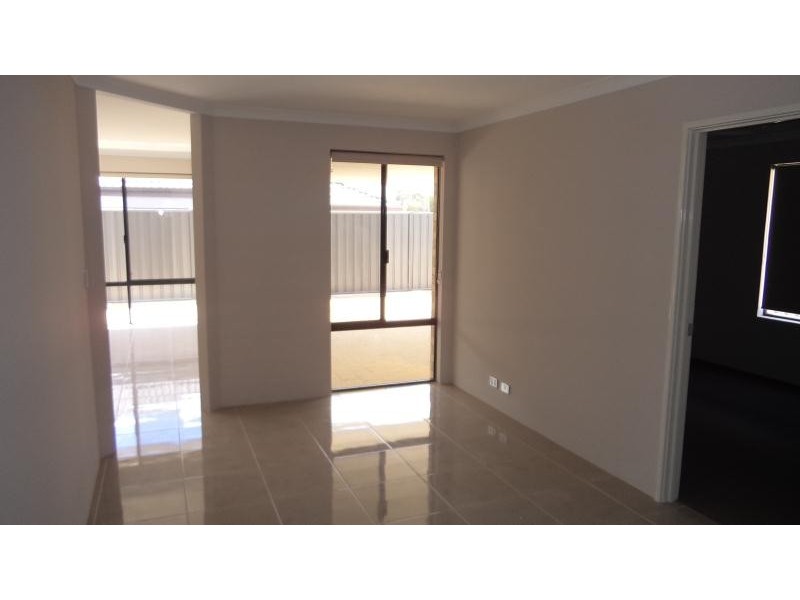 3 Featherleaf Elbow, Banksia Grove WA 6031