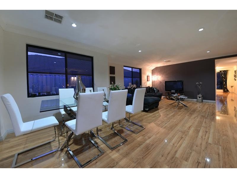 143 Shiraz Blvd, Pearsall WA 6065