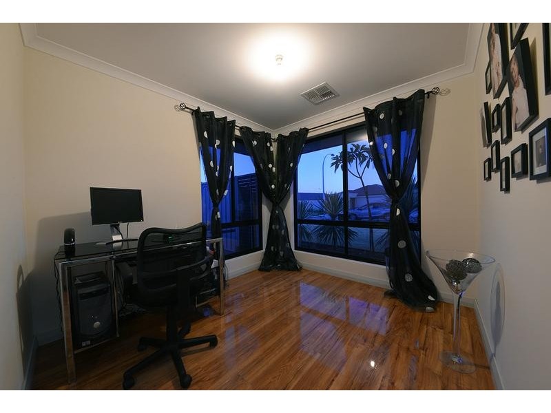 143 Shiraz Blvd, Pearsall WA 6065