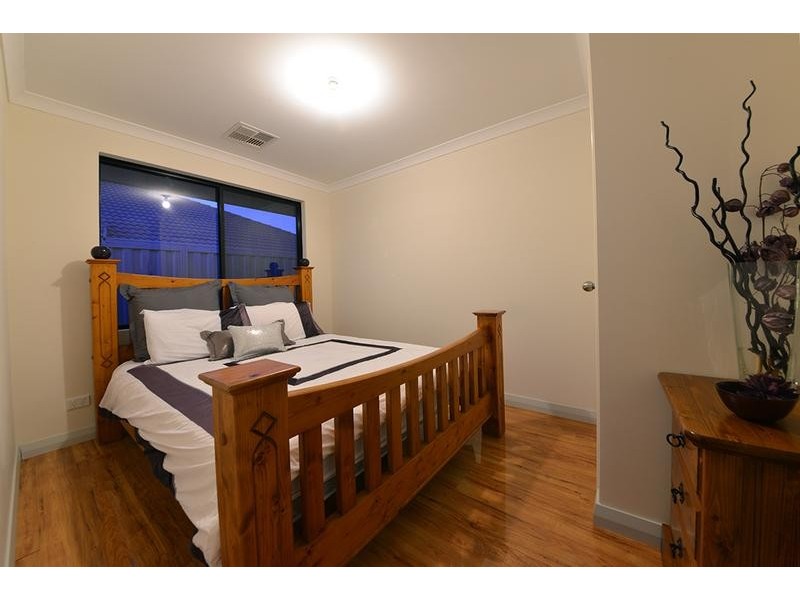 143 Shiraz Blvd, Pearsall WA 6065