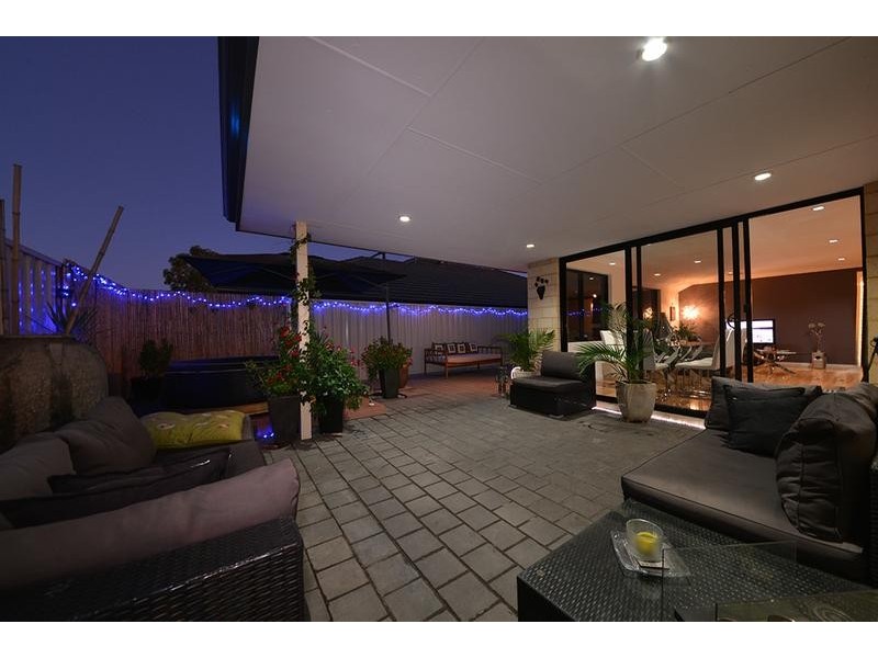 143 Shiraz Blvd, Pearsall WA 6065