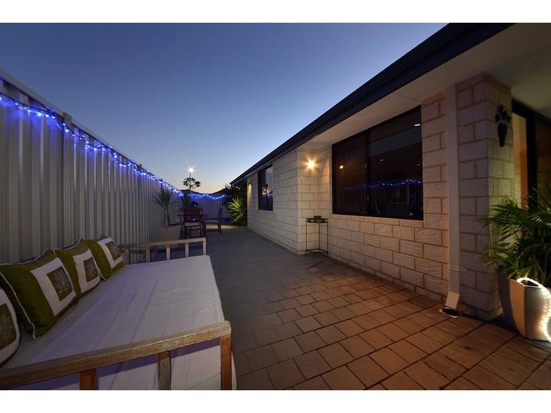 143 Shiraz Blvd, Pearsall WA 6065