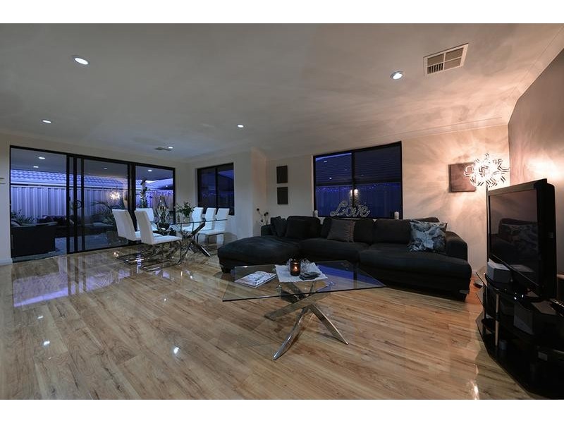 143 Shiraz Blvd, Pearsall WA 6065