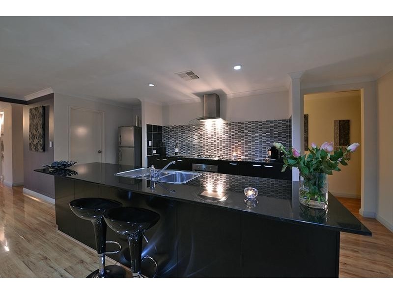 143 Shiraz Blvd, Pearsall WA 6065